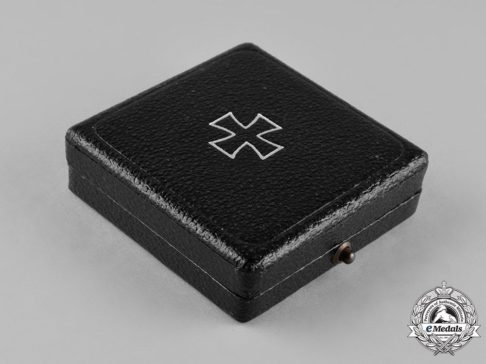 germany,_wehrmacht._a_cased1939_iron_cross_i_class_by_wilhelm_deumer_c18-055178