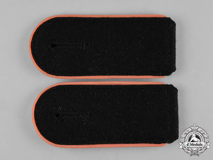 germany,_waffen-_ss._a_pair_of_mann_transport_shoulder_straps_c18-055206