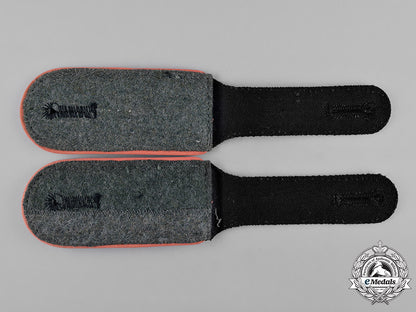 germany,_waffen-_ss._a_pair_of_mann_transport_shoulder_straps_c18-055208