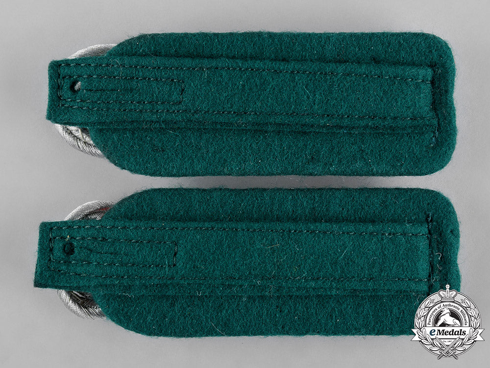 germany,_heer._a_pair_of_heer(_army)_gebirgsjäger_major_shoulder_boards_c18-055250