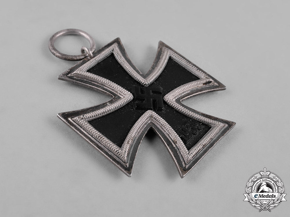 germany,_wehrmacht._a1939_iron_cross_ii_class_by_j.e._hammer&_söhne_c18-055257