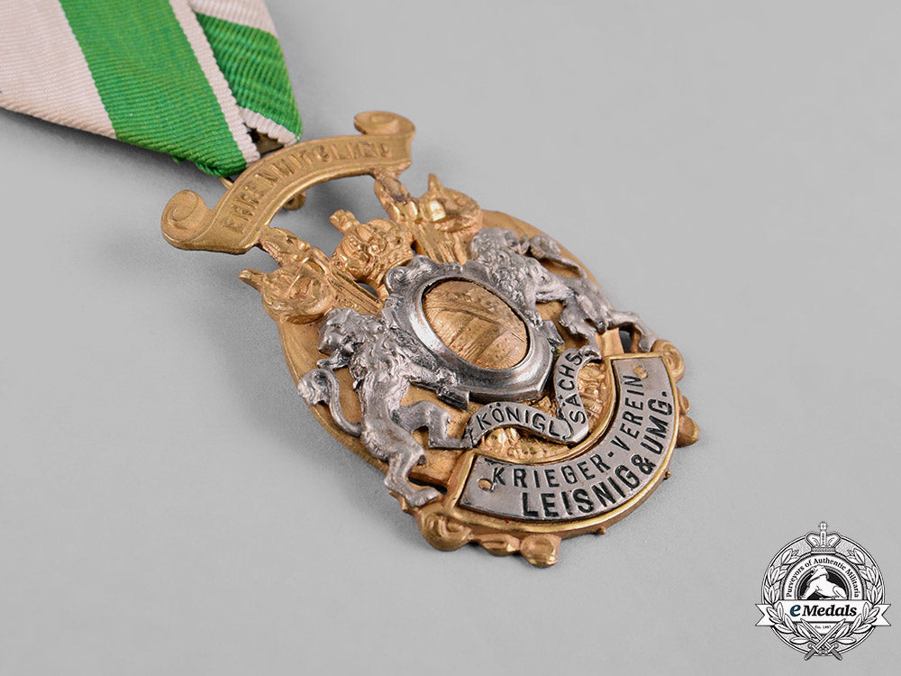 germany,_imperial._a_pair_of_imperial_german_military_veterans_association_membership_badges_for_honorary_members_c18-055301