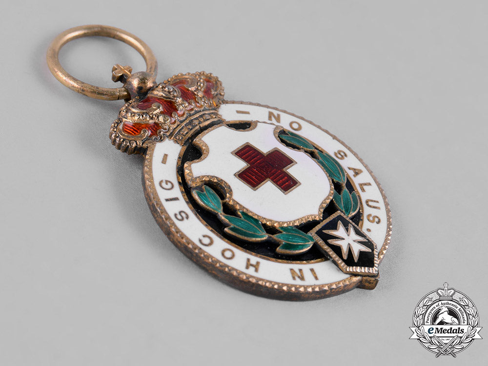 spain,_kingdom._an_order_of_the_red_cross,_ii_class_medal_c.1920_c18-055329_1_1