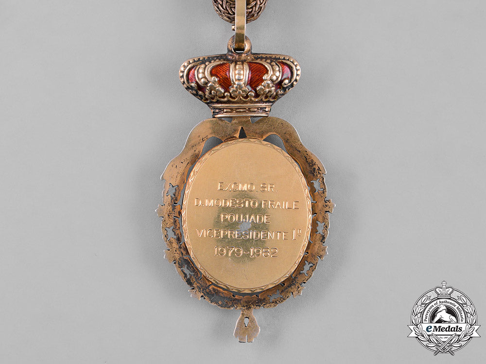 spain,_democratic_monarchy._a_congress_of_deputies_vice-_president’s_badge_to_excmo._sr._d._modesto_fraile_poujade_c.1982_c18-055338