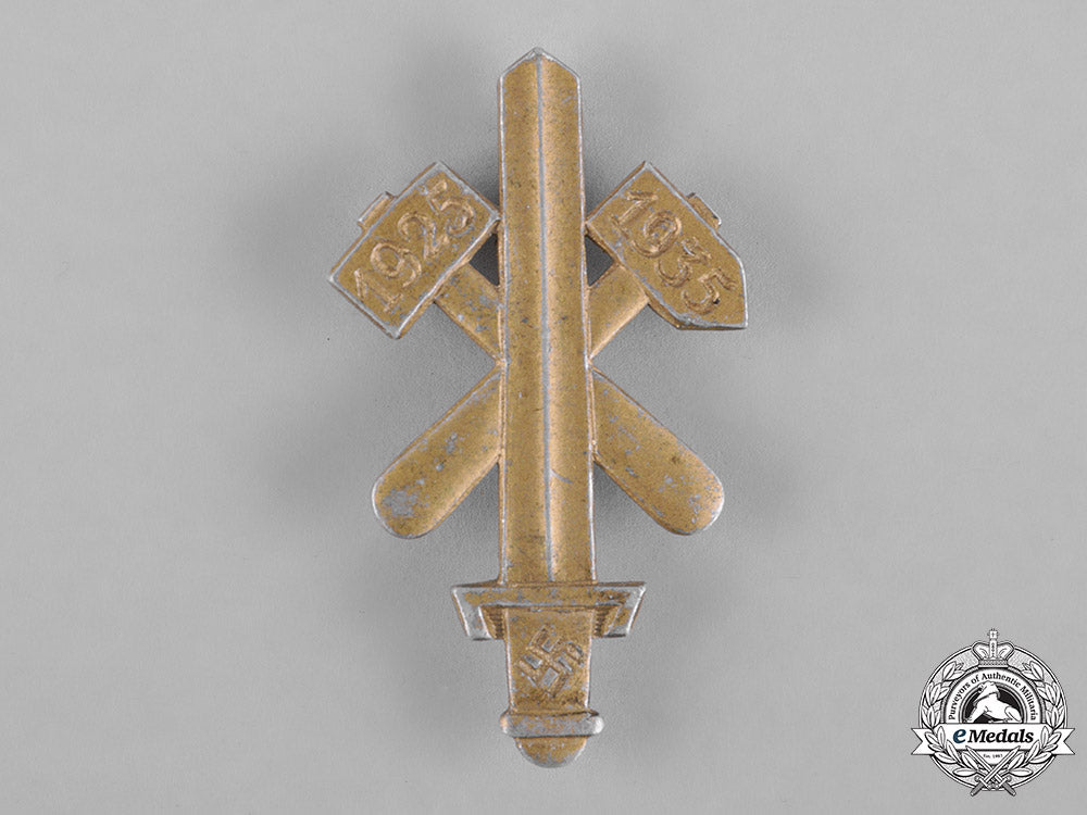 germany,_nsdap._a_gau_essen10-_year_badge_by_ferdinand_hoffstätter_c18-055353