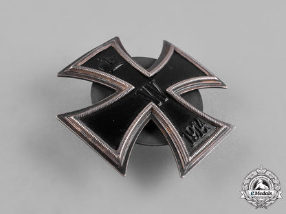 germany,_imperial._a1914_iron_cross_i_class,_screwback_c18-055460