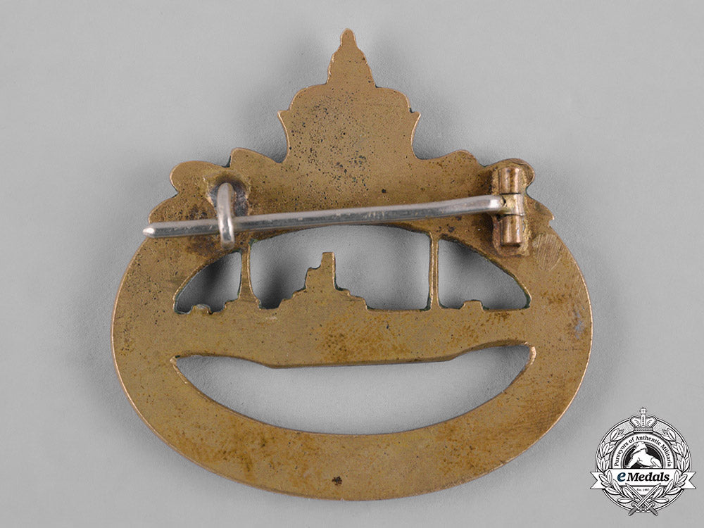 germany,_imperial._an_imperial_submarine(_u-_boat)_badge_c18-055508