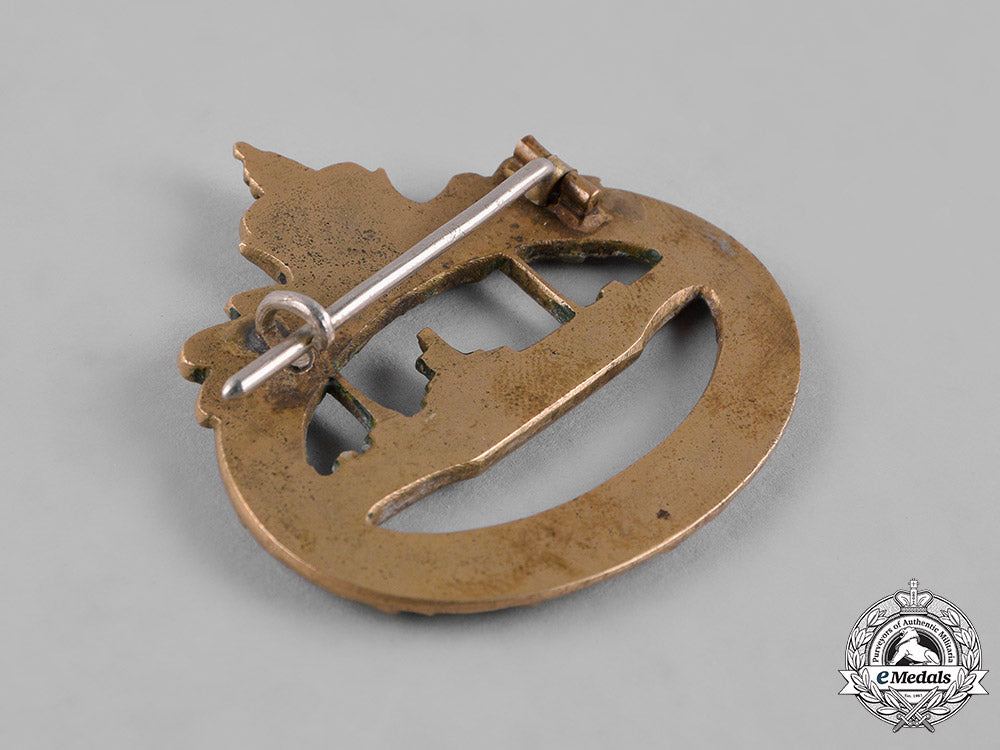 germany,_imperial._an_imperial_submarine(_u-_boat)_badge_c18-055510