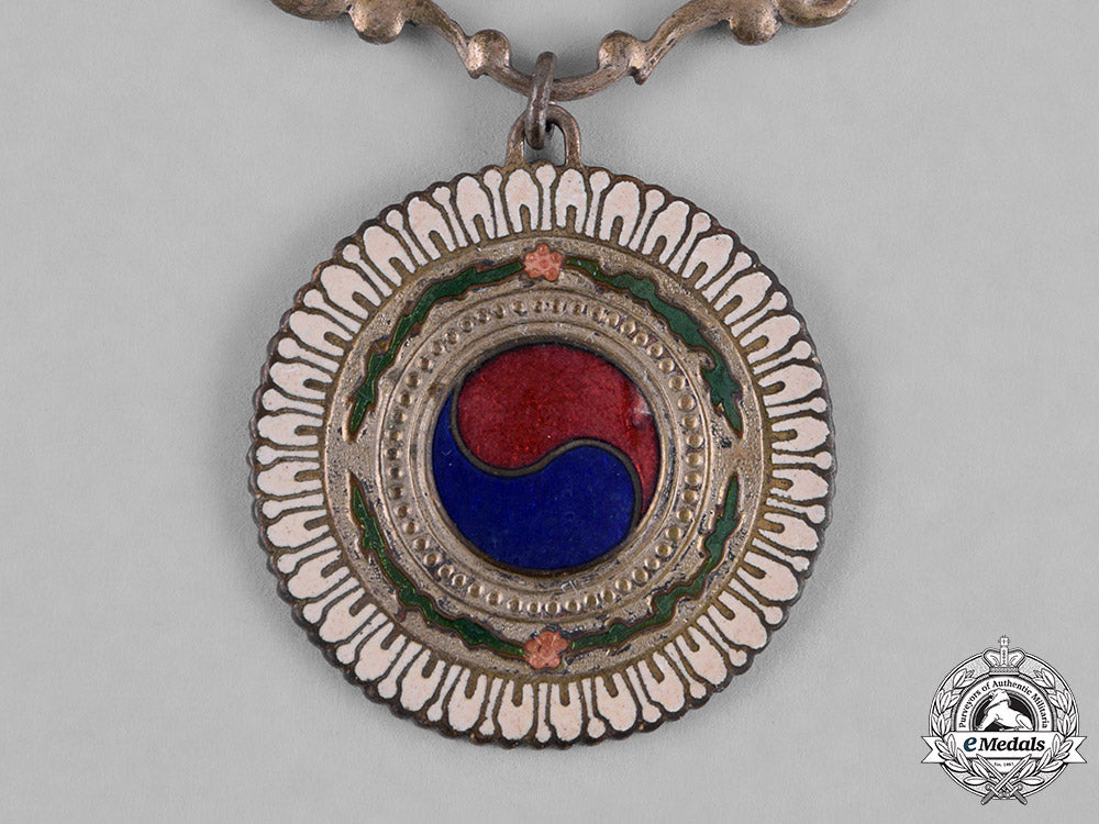 korea,_republic_of_south_korea._a_merit_medal_c18-055539