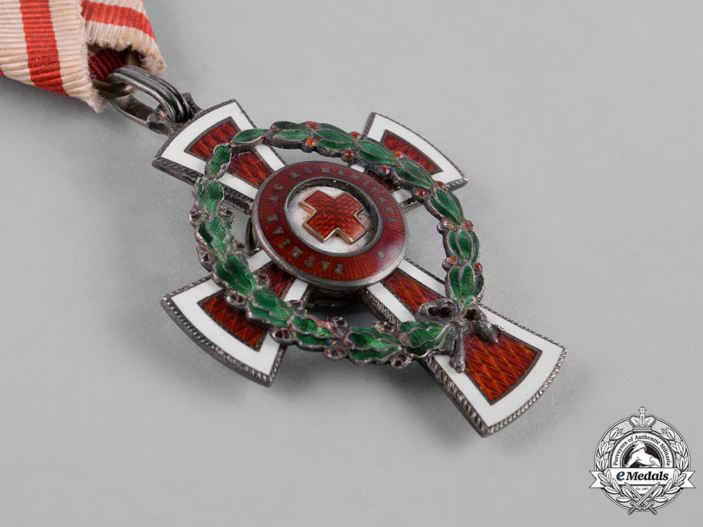 austria,_imperial._a_decoration_for_services_to_the_red_cross,_c.1916_c18-055582