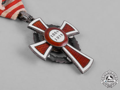 austria,_imperial._a_decoration_for_services_to_the_red_cross,_c.1916_c18-055583