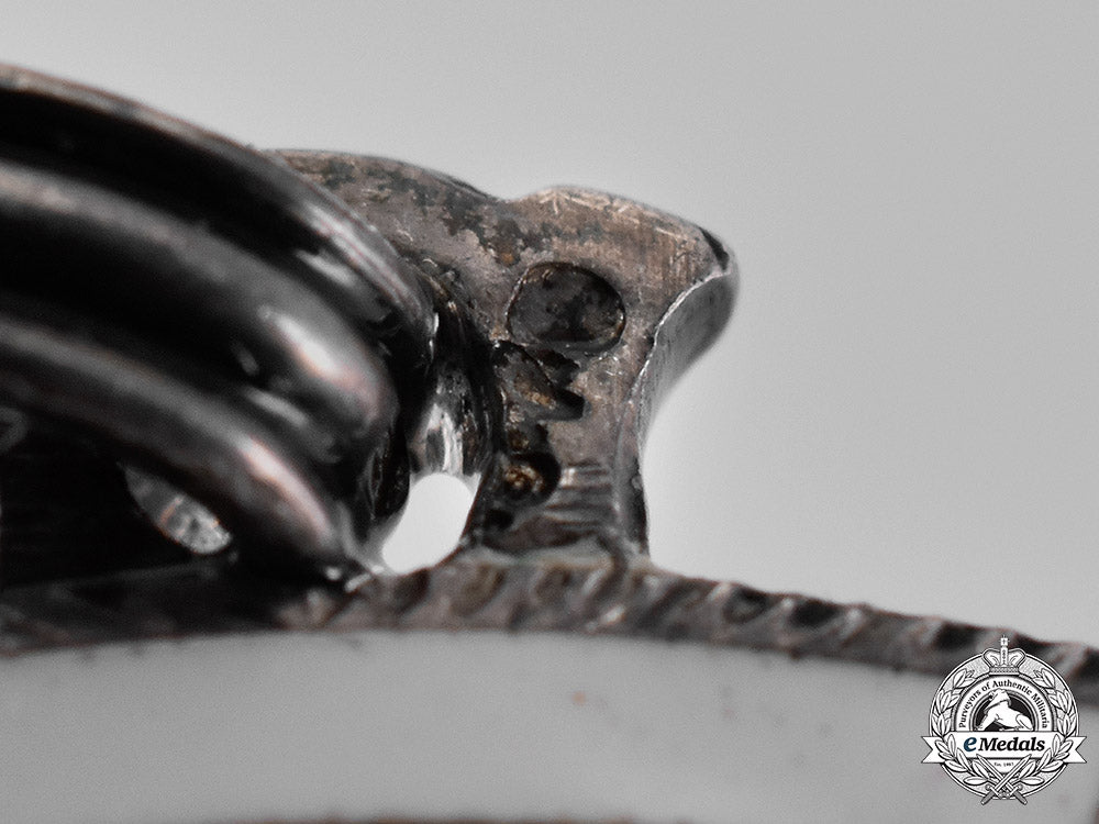 austria,_imperial._a_decoration_for_services_to_the_red_cross,_c.1916_c18-055584