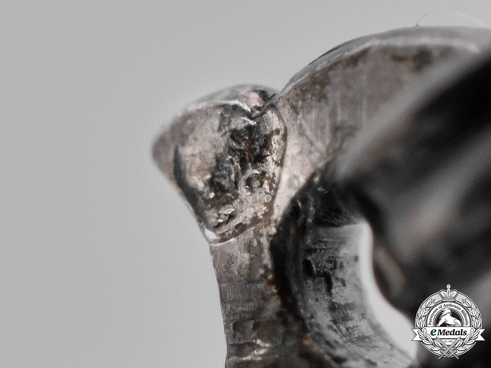 austria,_imperial._a_decoration_for_services_to_the_red_cross,_c.1916_c18-055585