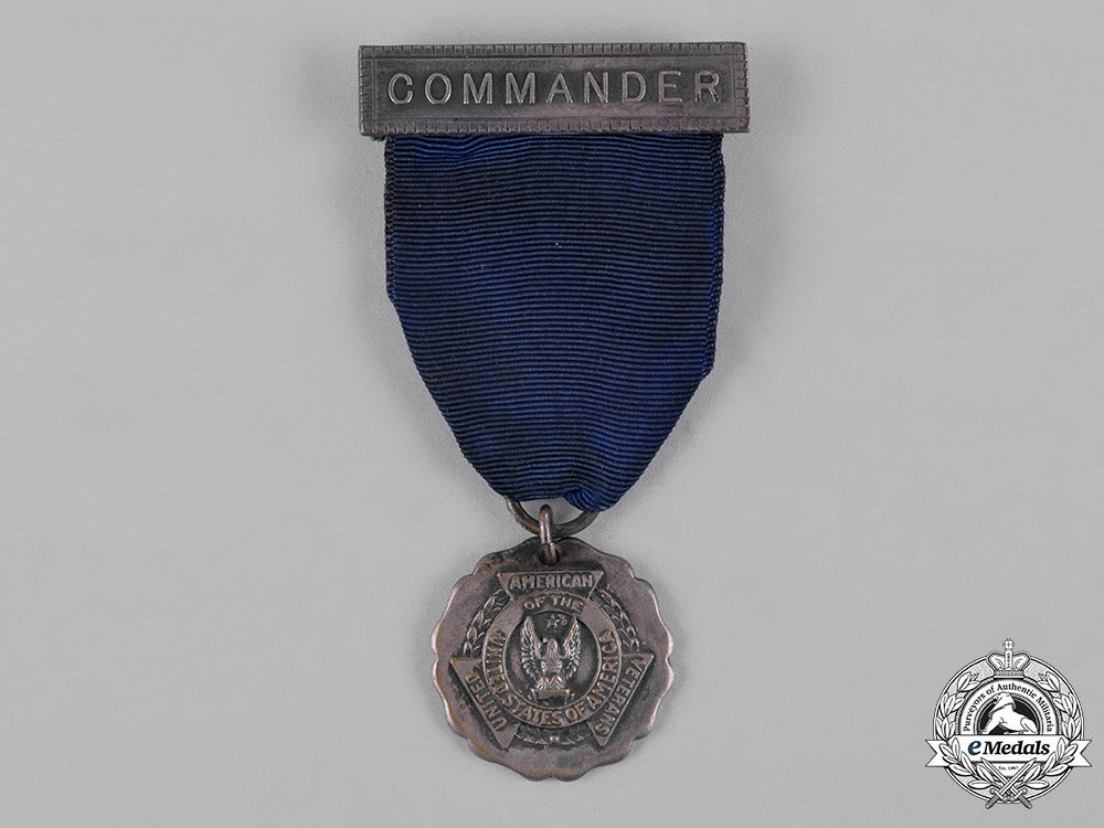 united_states._an_american_veterans_united_commander's_membership_badge_c18-055693_1