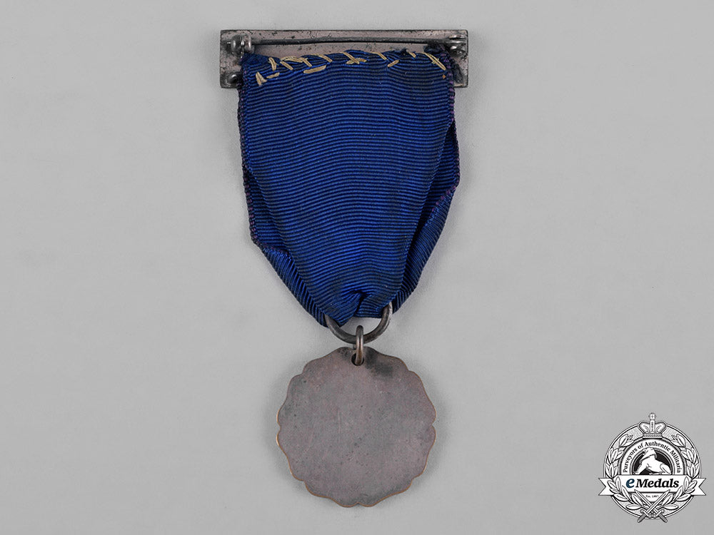 united_states._an_american_veterans_united_commander's_membership_badge_c18-055694_1