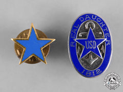 United States. Two United States Daughters Of 1812 Lapel Badges