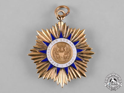 united_states._an_order_of_the_founders_and_patriots_of_america_membership_badge_in_gold_c18-055758_1