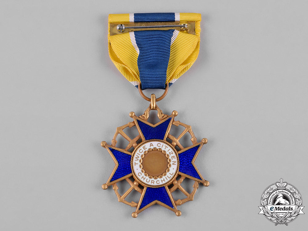 united_states._a_naval_reserve_association_membership_badge,_fullsize_and_miniature_c18-055820_1