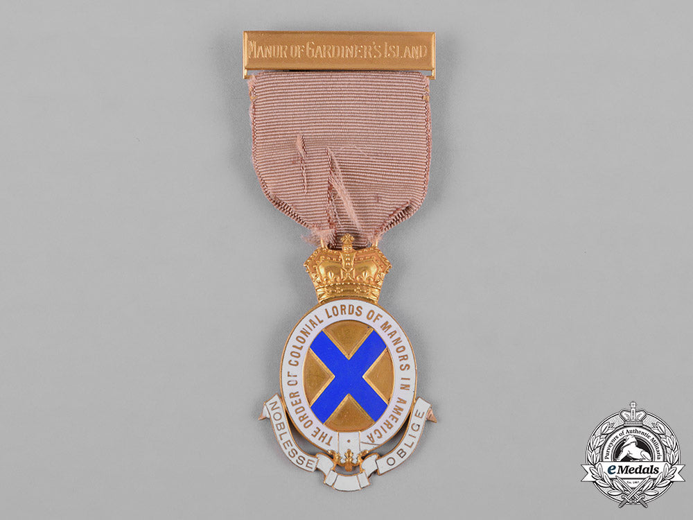 united_states._the_order_of_colonial_lords_of_manors_in_america_medal_in_gold,_c.1918_c18-055845_1