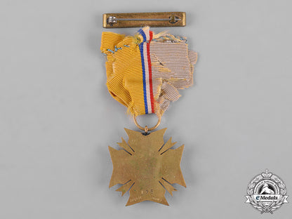 united_states._an_old_guard_of_the_city_of_philadelphia_membership_badge,_by_bailey,_banks&_biddle_c18-055863_1
