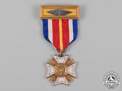 United States. A Veterans Of Foreign Wars Of The United States Membership Badge In Gold, C.1939
