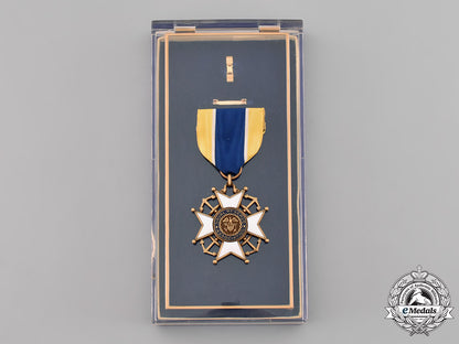 united_states._a_naval_reserve_association_membership_badge_c18-055928_1