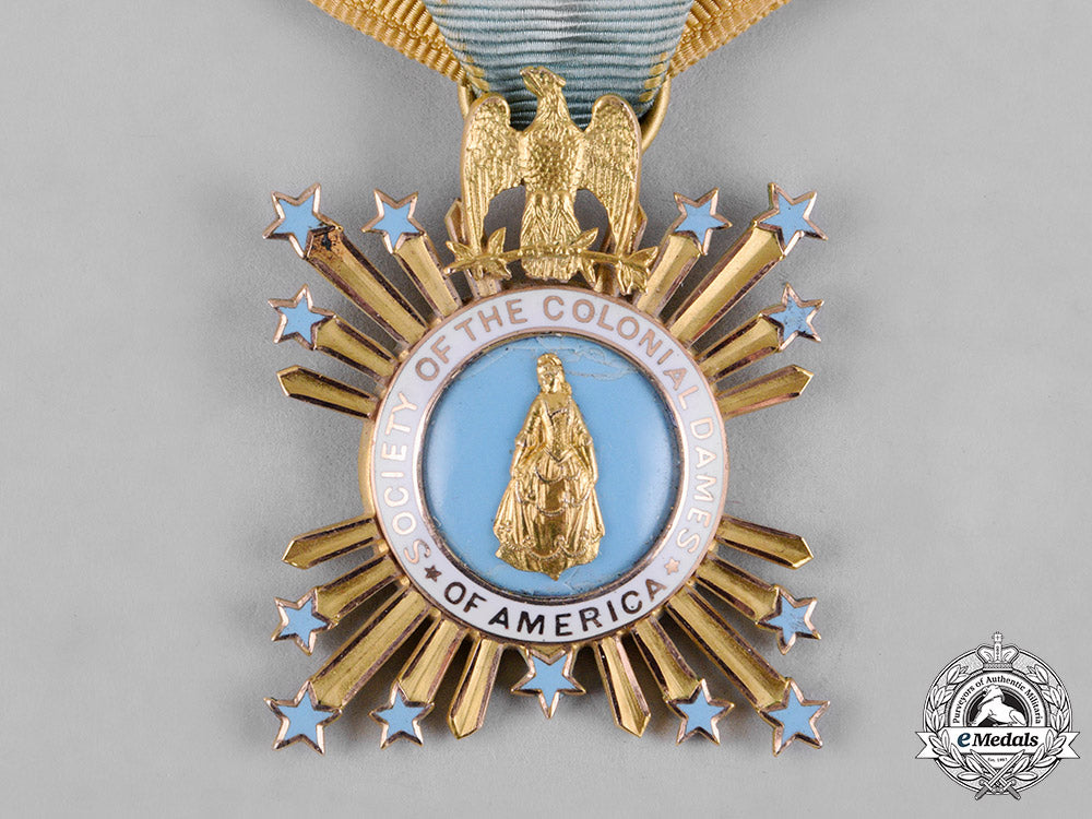 united_states._an_american_society_of_the_colonial_dames_of_america_badge,_mary_eugenie_martin1903_c18-055939_1
