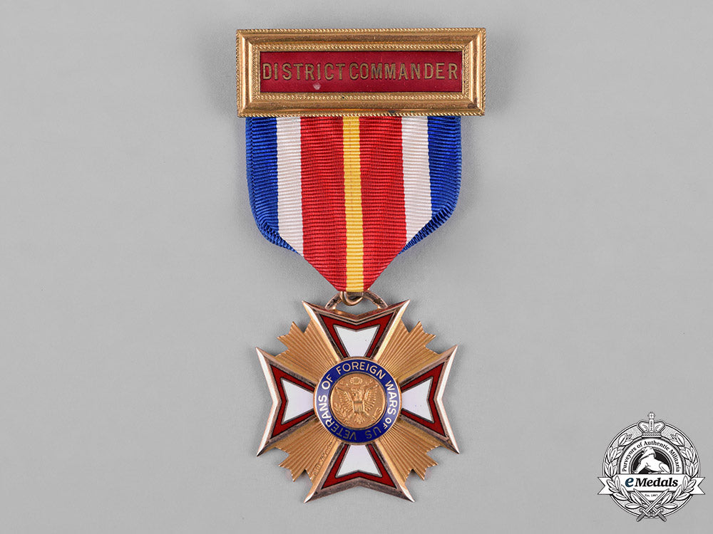 united_states._a_veterans_of_foreign_wars_of_the_united_states_district_commander's_badge_in_gold,_by_bailey,_banks&_biddle,_c18-055945