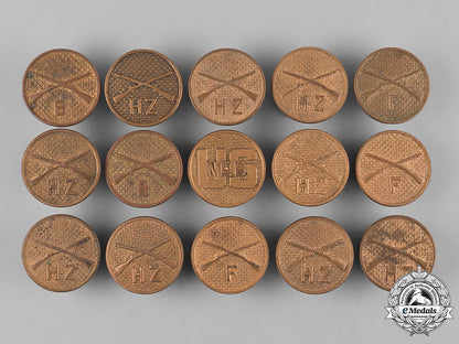 united_states._a_lot_of_sixty-_one_army_collar_disks,_c.1930_c18-056195