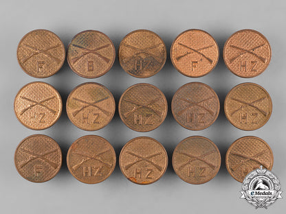 united_states._a_lot_of_sixty-_one_army_collar_disks,_c.1930_c18-056197