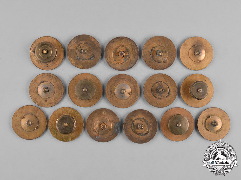 united_states._a_lot_of_sixty-_one_army_collar_disks,_c.1930_c18-056200