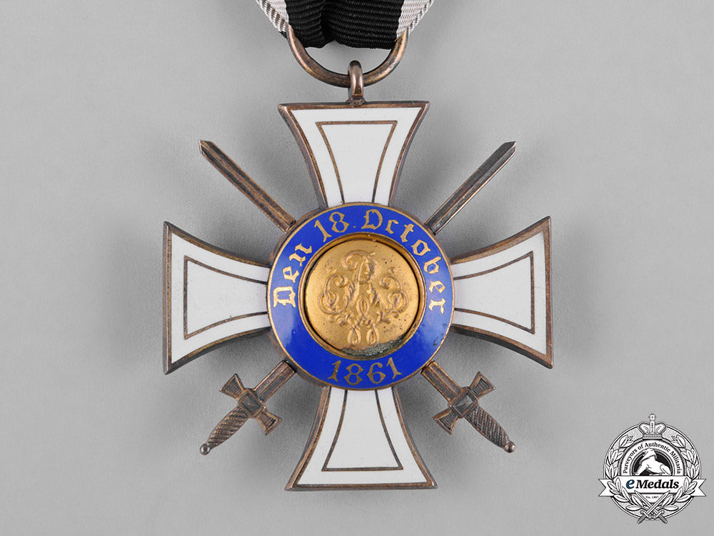 prussia,_state._an_order_of_the_crown,_iii_class_with_swords,_c.1930_c18-056293