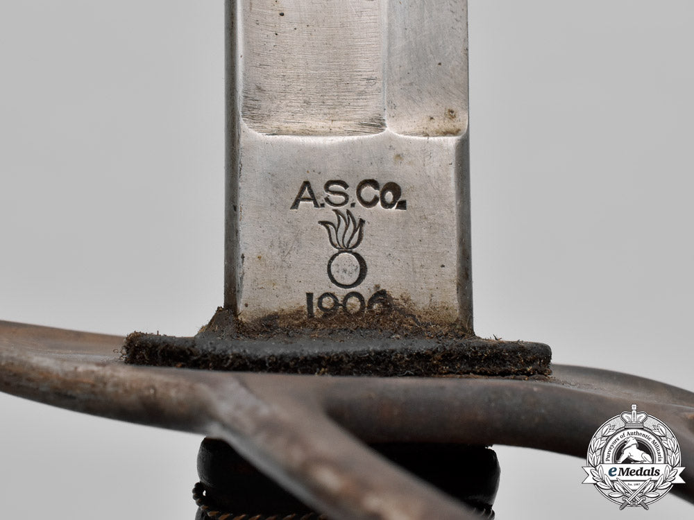 united_states._an_m-1906_cavalry_sword_c18-056325