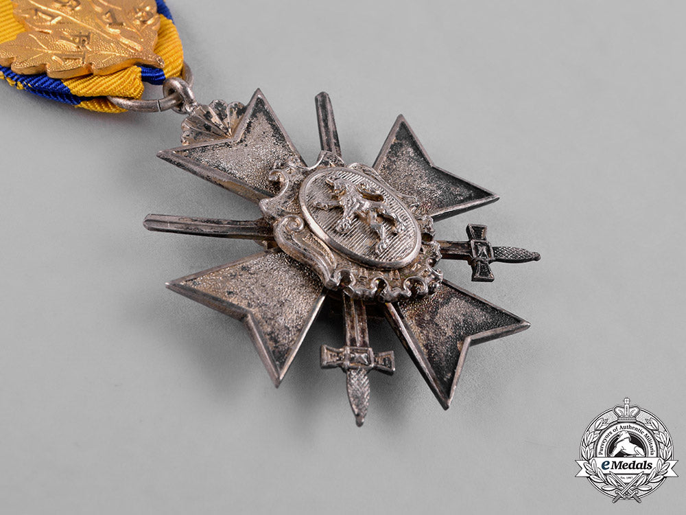 schwarzburg-_sondershausen,_principality._an_honour_cross,_iv_class_with_swords&_oak_leaves,_c.1916_c18-056437