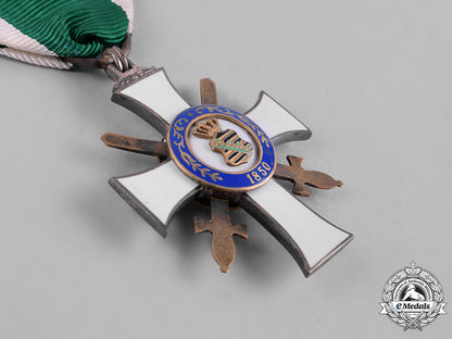 saxony,_kingdom._an_albrecht_order,_ii_class_knight_with_swords,_c.1914_c18-056445