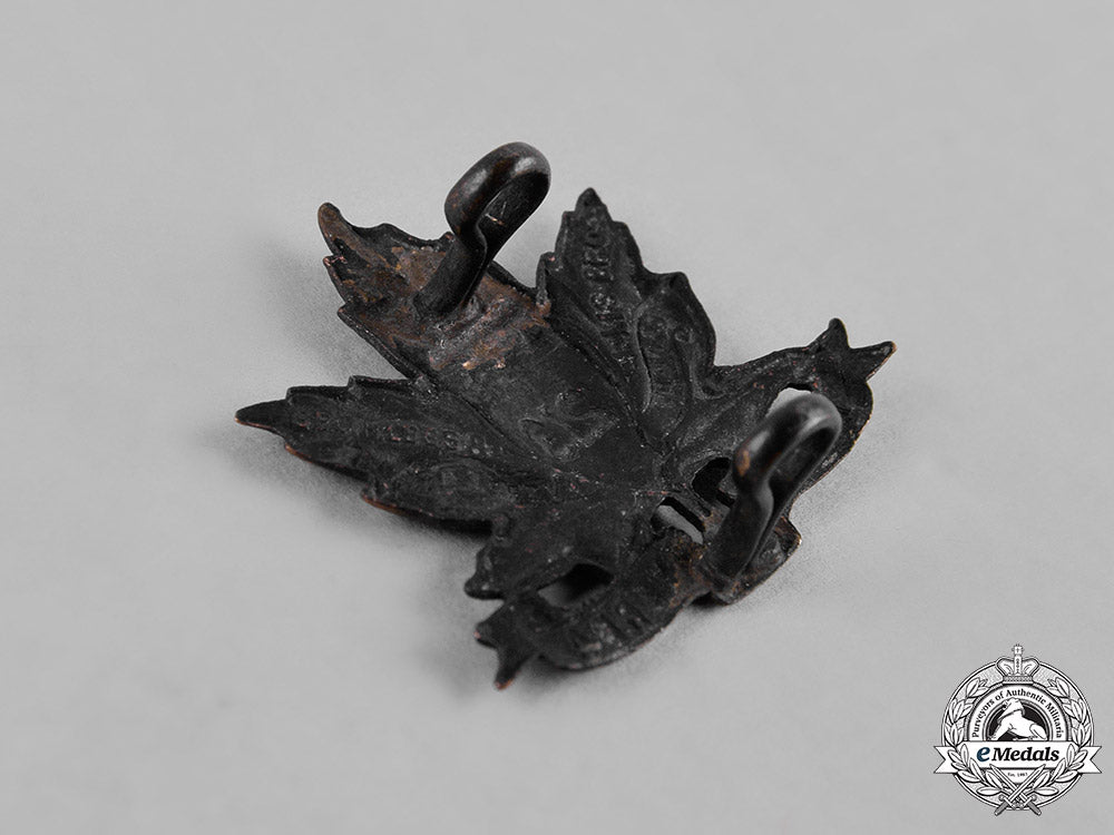 canada._a_lot_of_nine_first&_second_war_badges_c18-056539
