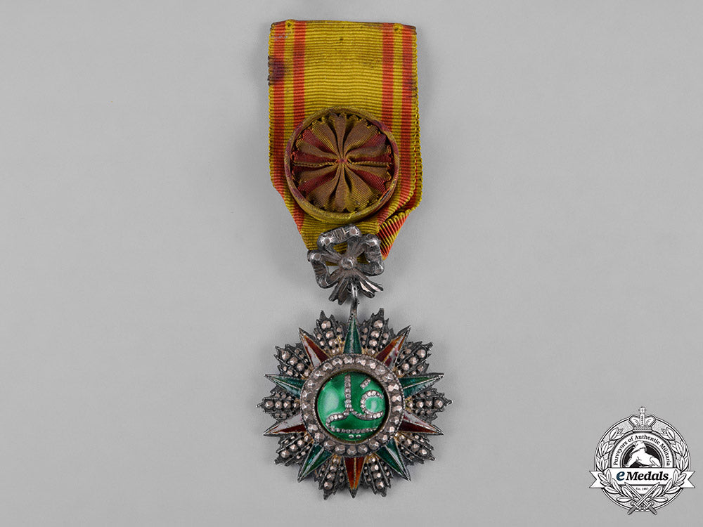 tunisia,_french_tunisia._an_order_of_glory,_iv_class_officer,_c.1890_c18-056798