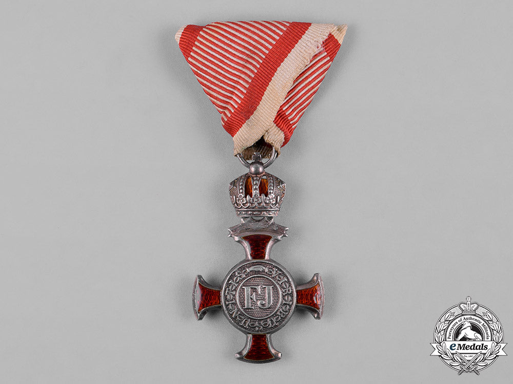 austria,_imperial._a_cross_of_merit,_silver_grade,_by_wilhelm_kunz_c18-056821_1