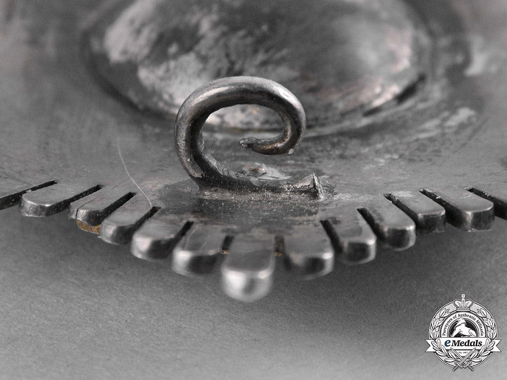 spain,_franco_period._an_order_of_the_spanish_red_cross,_ii_class_star,_c.1950_c18-056923