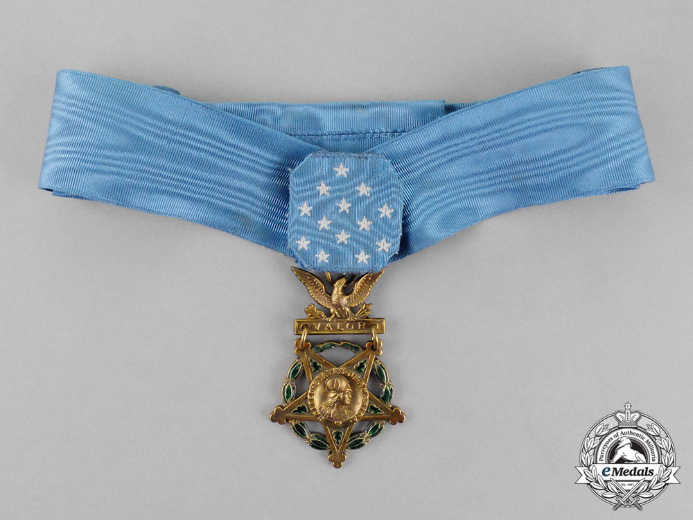 united_states._an_army_medal_of_honor,_c,1945_c18-0791