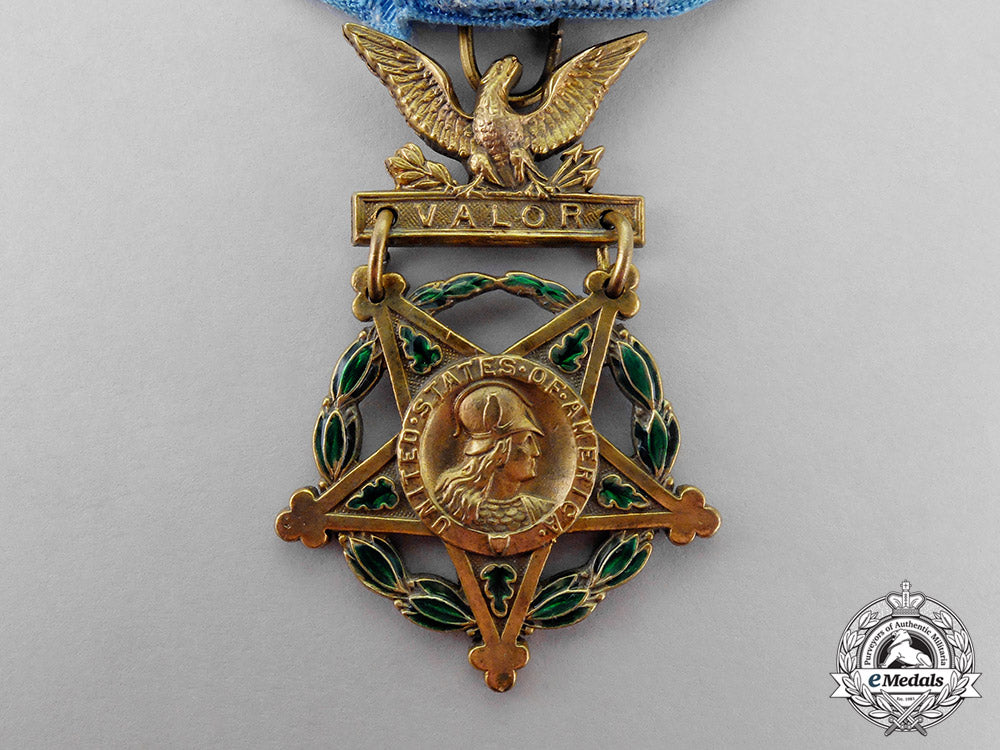 united_states._an_army_medal_of_honor,_c,1945_c18-0792