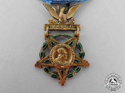 united_states._an_army_medal_of_honor,_c,1945_c18-0792