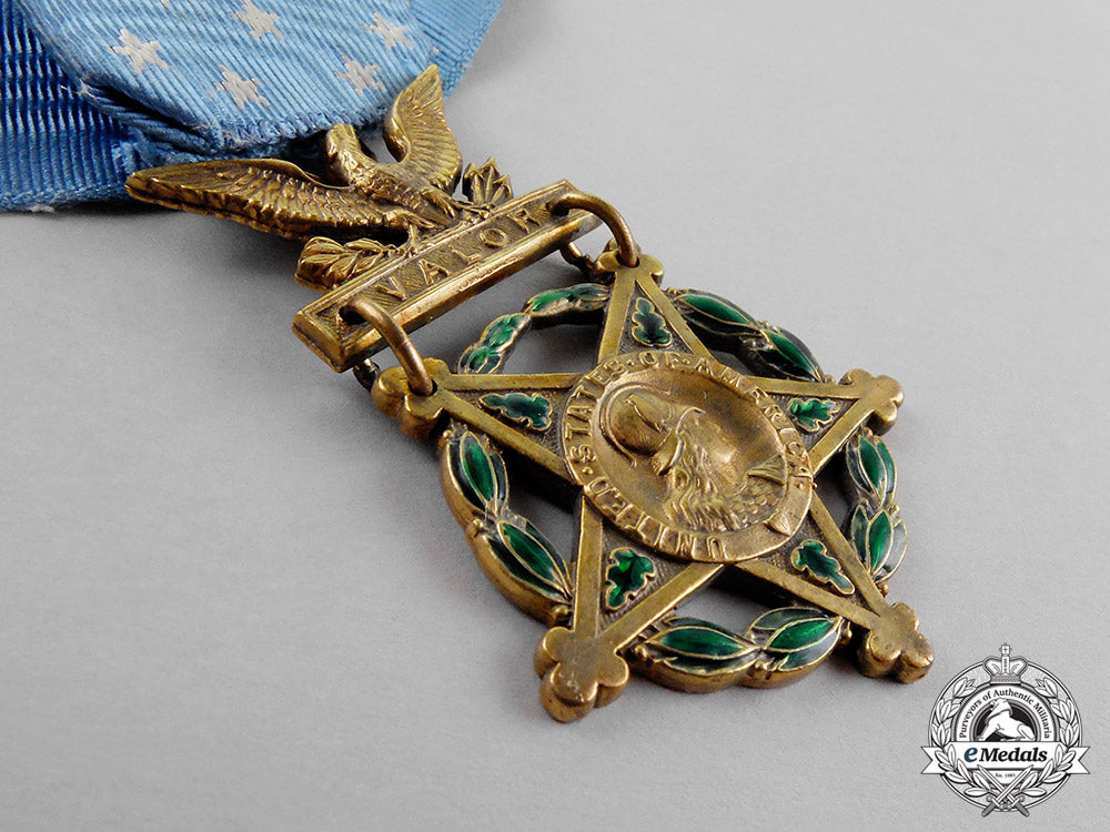 united_states._an_army_medal_of_honor,_c,1945_c18-0795