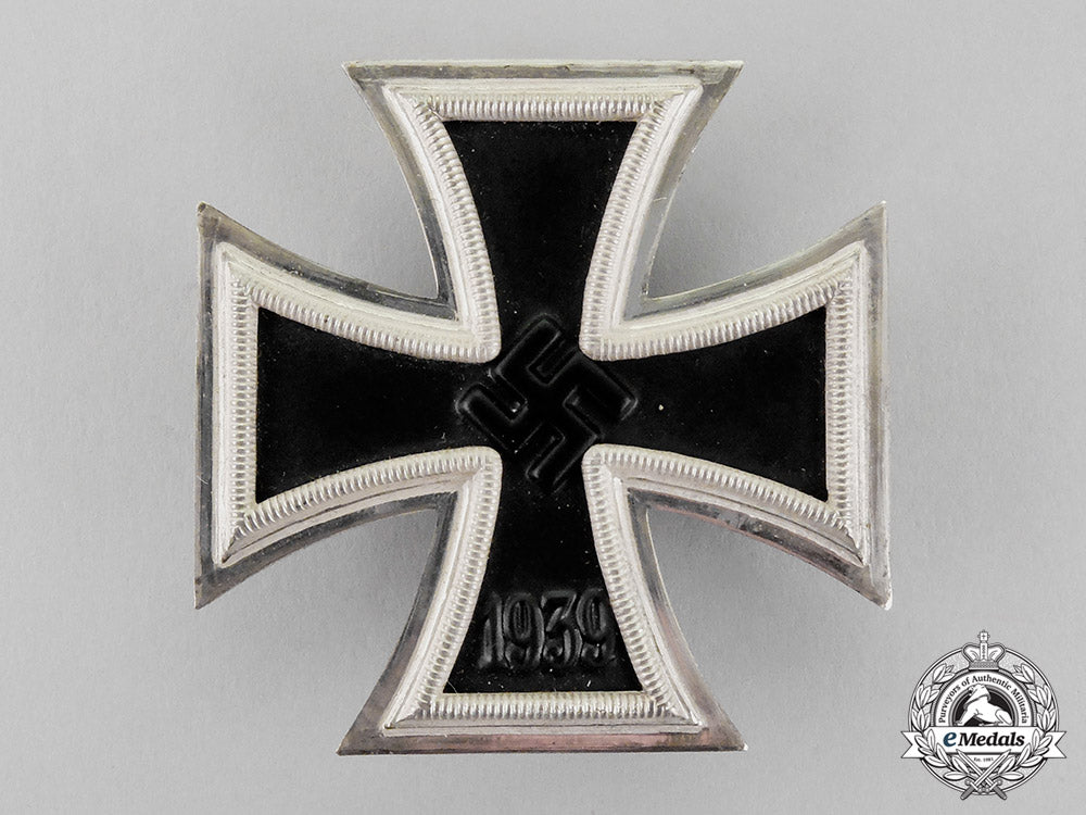 germany._an_iron_cross1939_first_class_by_wilhelm_deumer_of_lüdenscheid_c18-0951