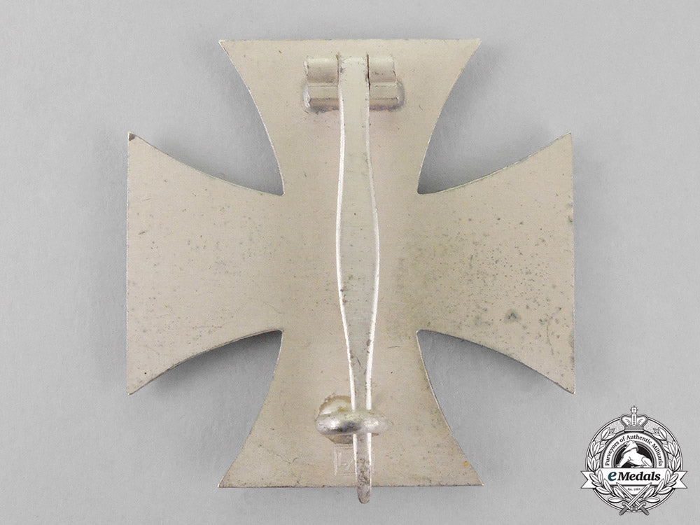 germany._an_iron_cross1939_first_class_by_wilhelm_deumer_of_lüdenscheid_c18-0952