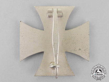 germany._an_iron_cross1939_first_class_by_wilhelm_deumer_of_lüdenscheid_c18-0952