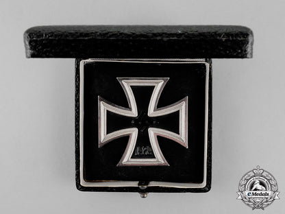 germany._an_iron_cross1939_first_class_by_wilhelm_deumer_of_lüdenscheid_c18-0959