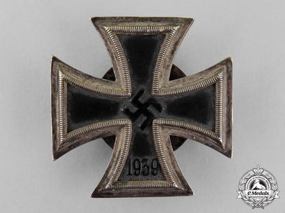 germany._an_iron_cross1939_first_class_by_alois_rettenmaier;_screw-_back_version_c18-0969