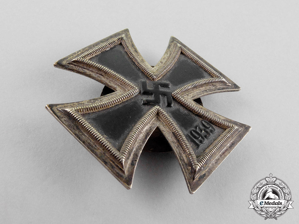 germany._an_iron_cross1939_first_class_by_alois_rettenmaier;_screw-_back_version_c18-0971