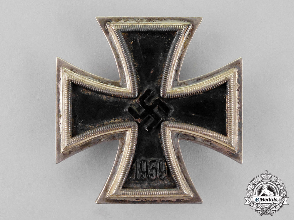 germany._an_iron_cross1939_first_class_by_b.h._mayer_c18-0981